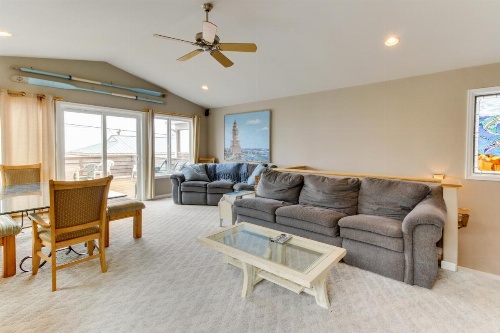 Pacific Avenue image 24